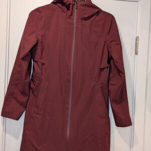Lululemon Rain Rebel Jacket - Women's sz 6